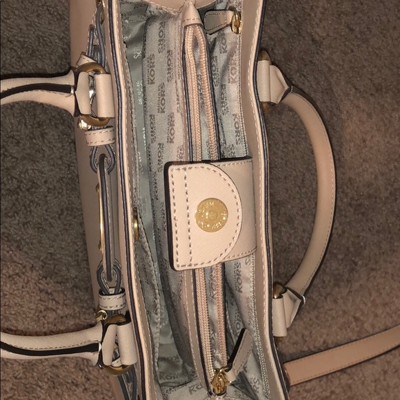 Michael Kors Bag - Picture 3 of 6